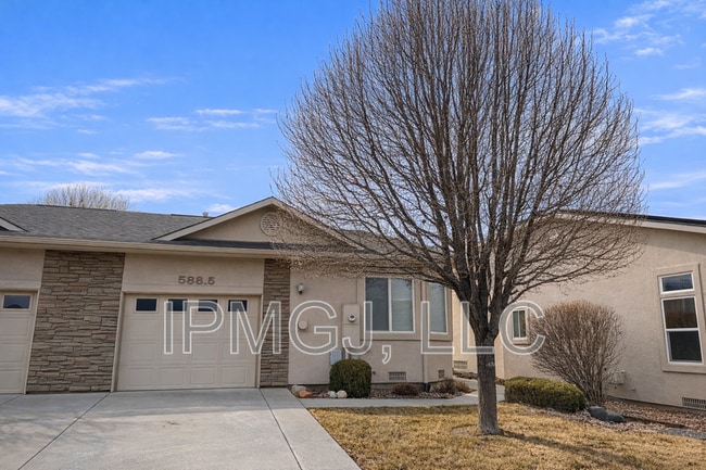 Building Photo - 568 1/2 Garden Grove Court