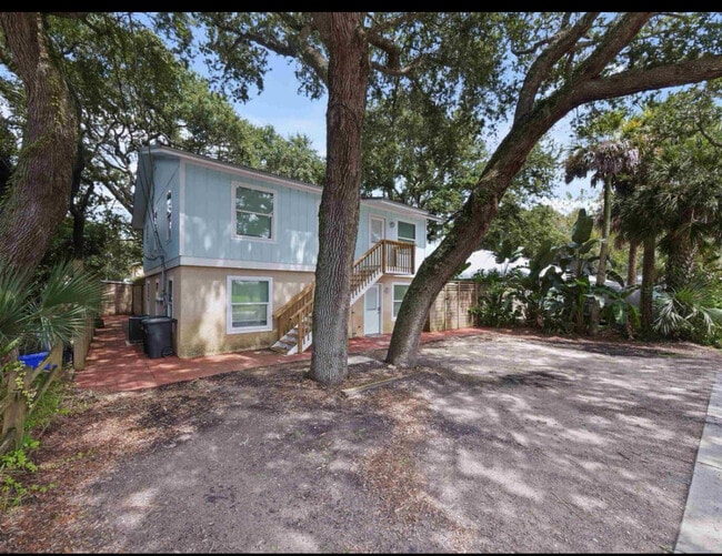 Building Photo - 208 A St Rental