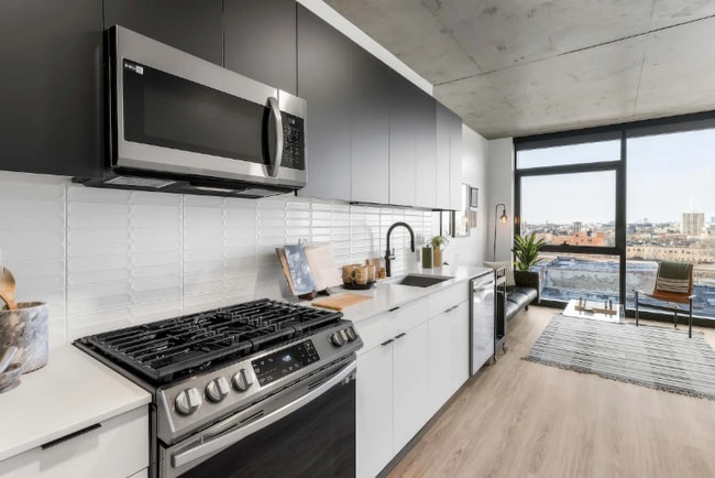 Photo - 1231 W Fulton St Rental