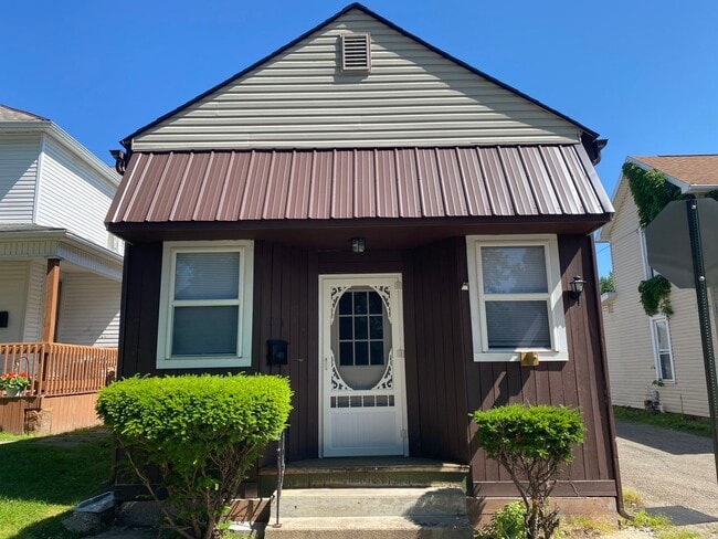 Building Photo - 637 E Wheeling St Unit 637 A