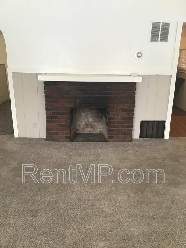 Photo - 1019 E Broadway St