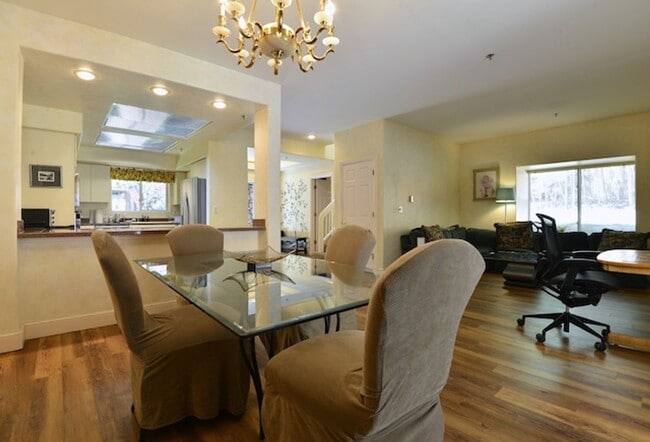 Photo - Incline Village: Condo - 2 Bedrooms, 2.5 Bathrooms, 1 Car Garage, Low Elevation, Walk to Lake.