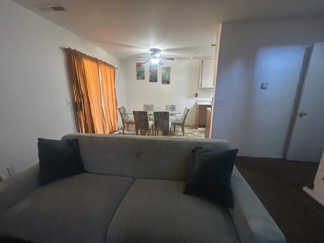 Photo - 1223 Helix St Casa Adosada