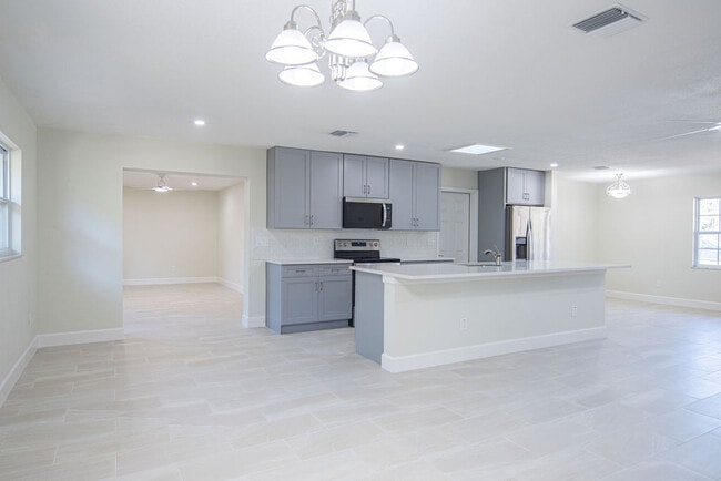 Cocina y familia - 70 S Winter Park Dr