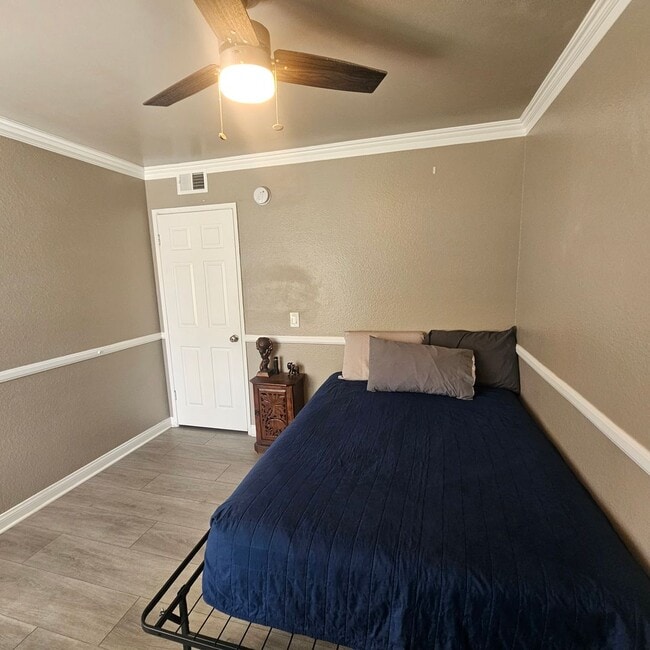 Photo - Roommate Wanted – One Bedroom Available | 10x11 | 3BR/2BA Condo in Vista ~ $1,300/month Unit C