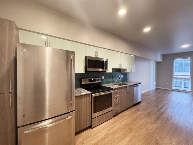 Photo - 1085 103rd Ave NE