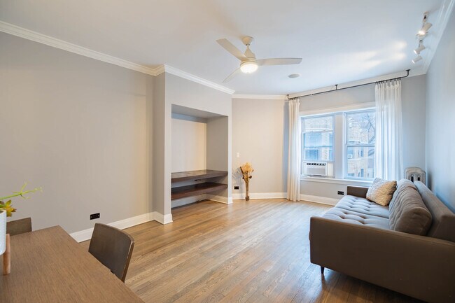 Photo - 536 1/2 W Cornelia Ave Unit 3