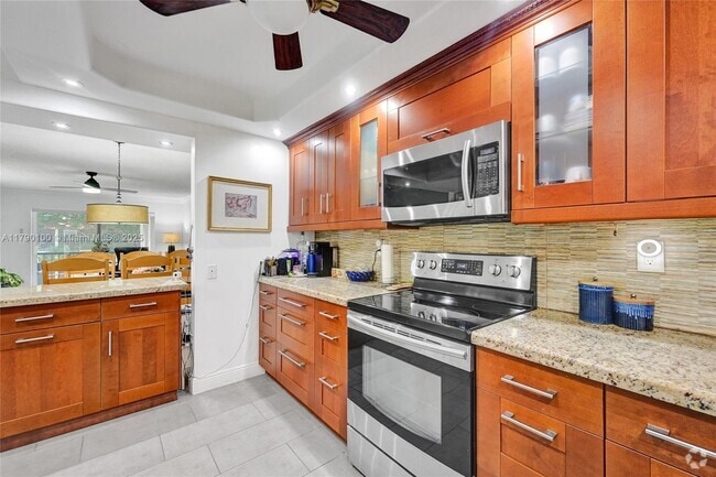 Building Photo - 830 S Hollybrook Dr Unit 310 Rental