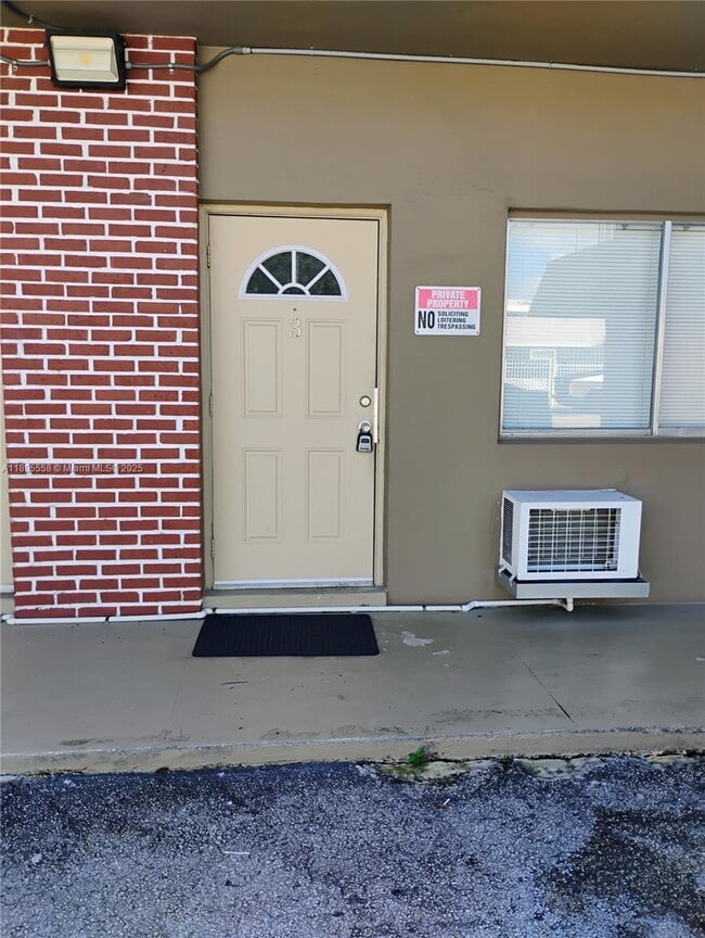 Photo - 2040 Funston St Unit 3