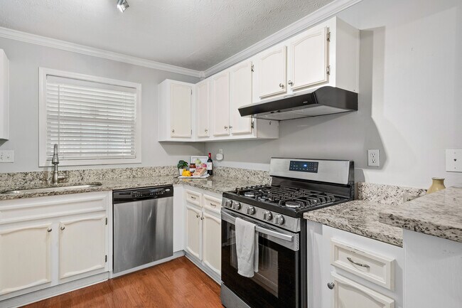 Photo - 304 Natchez Trace