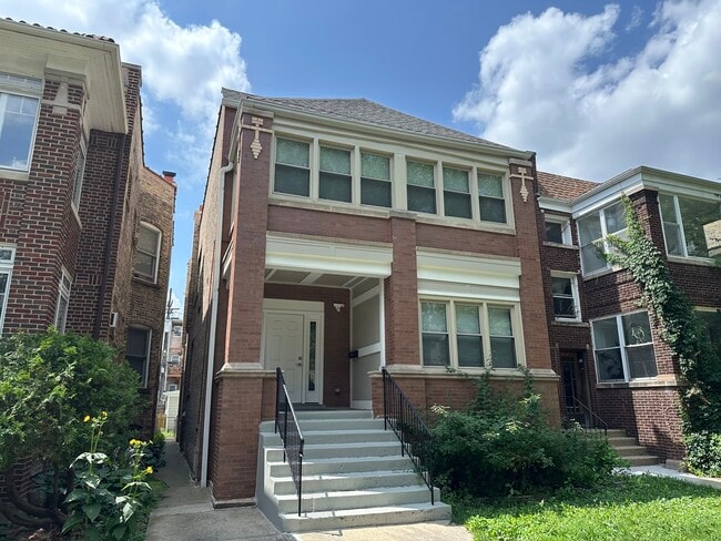 Building Photo - 4714 N Talman Ave Unit 2 Rental