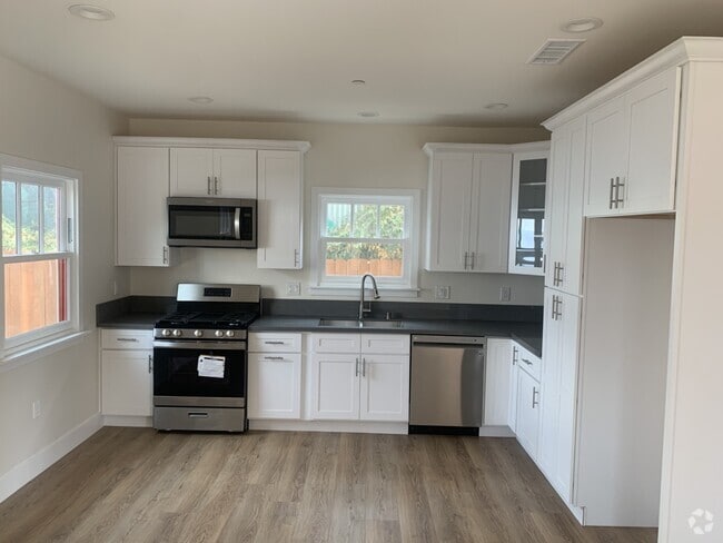 Building Photo - Brand New 2BR/1BA with Downtown LA Views i... Unit 1733 1/2 Rental