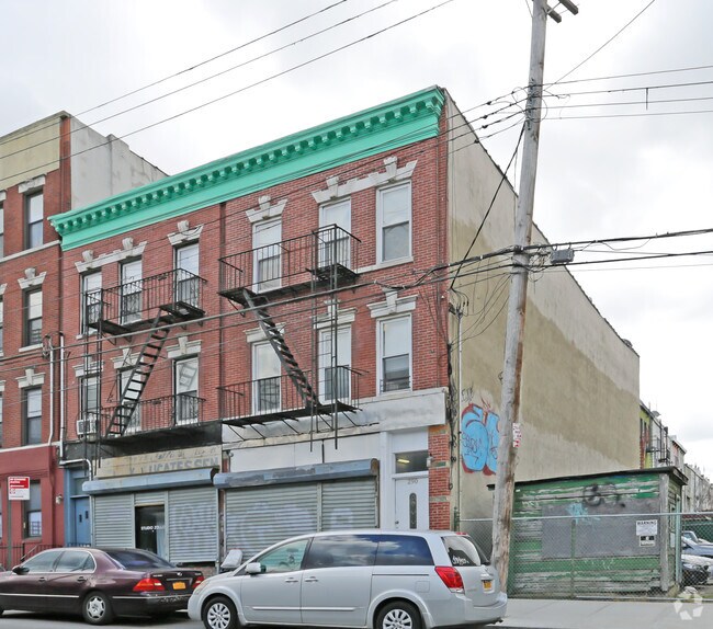 Photo - 290 Nassau Ave Apartments