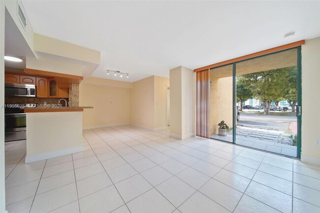 Photo - 11800 SW 18th St Unit 112-4