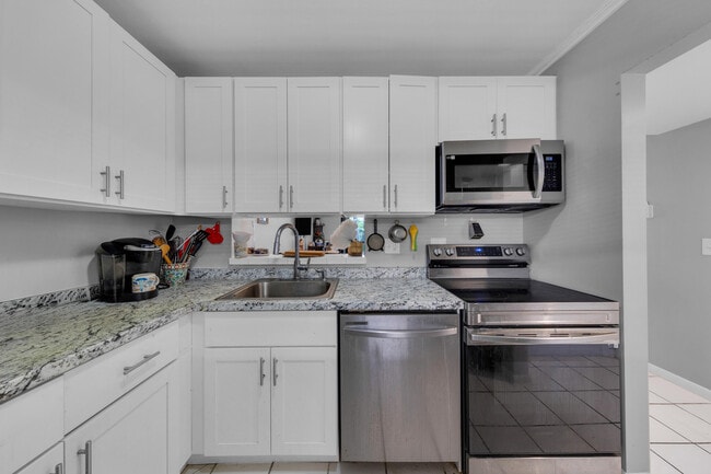 Building Photo - 5160 Las Verdes Cir Rental