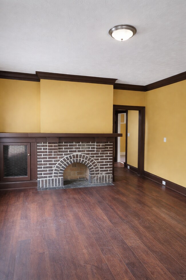 Photo - 448 E 114th St