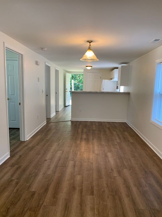 Photo - $500 OFF 1ST MONTH'S RENT! 3 Bedroom, 1 Ba...