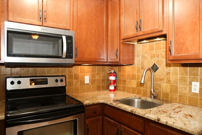 Photo - 817 N Elm St Unit A