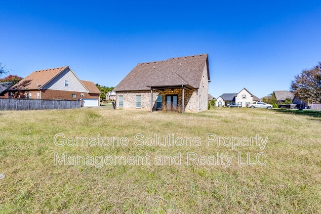 Photo - 1634 Earl Ct