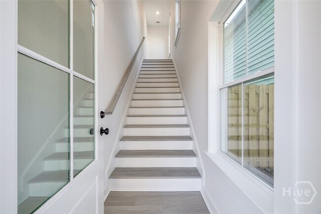 Photo - 1615 Le Grand St