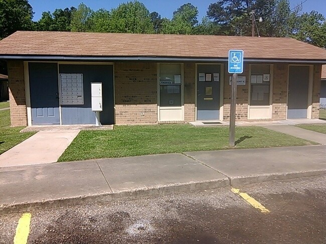 Photo - 700 W Broad St