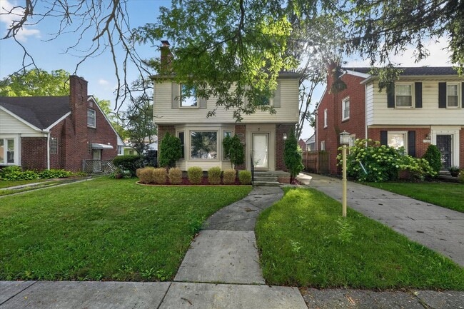 Building Photo - 17400 Huntington Rd