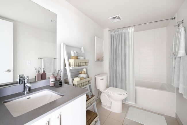 Residence Thirty One - Primary Bathroom