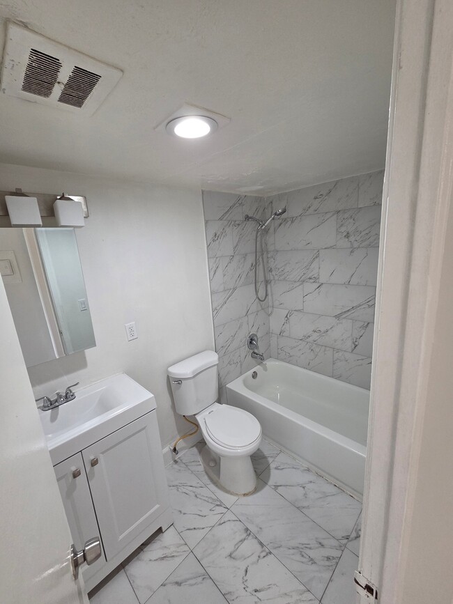 Photo - 212 SE 9th Ave