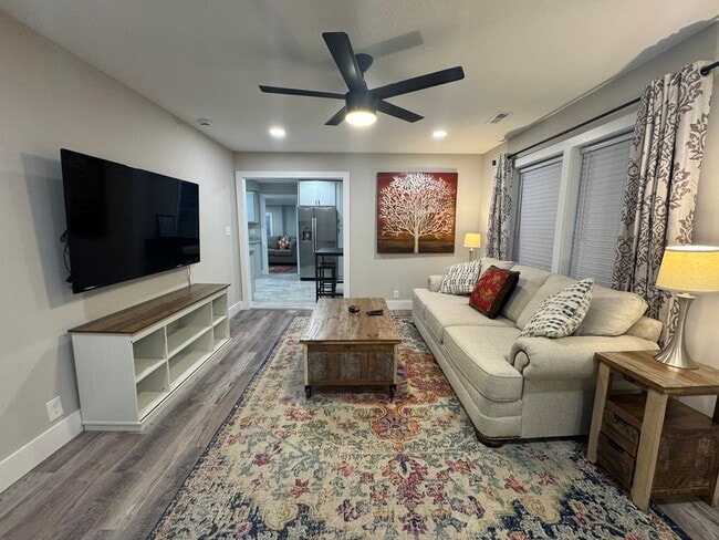 Photo - 4610 Meadow Ct