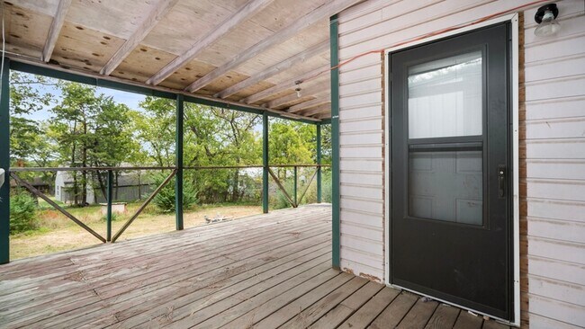 Photo - 305 W Court St