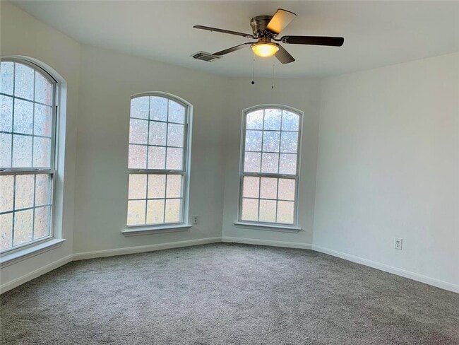 Photo - 4034 Mt Everest Way