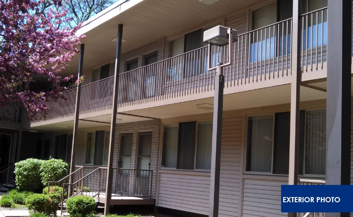 Photo - Redford Manor South