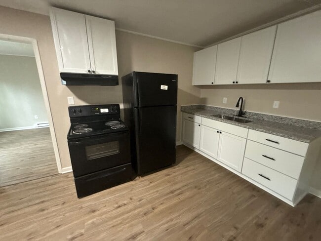 Photo - Freshly Renovated 3-Bedroom Home – Quality...