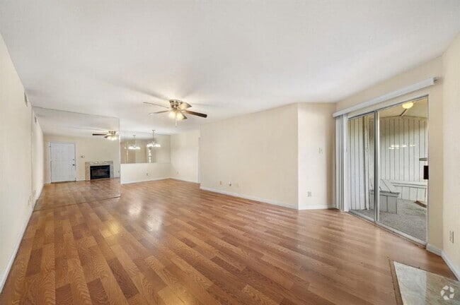 Building Photo - 9797 Leawood Blvd Unit 1420 Rental