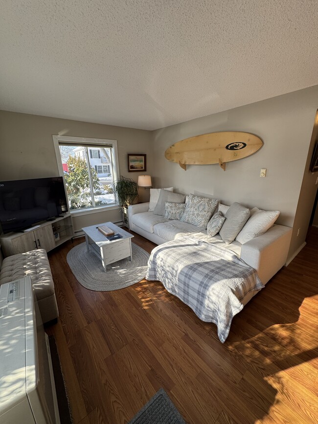 Building Photo - 18 Ocean St Unit # 11