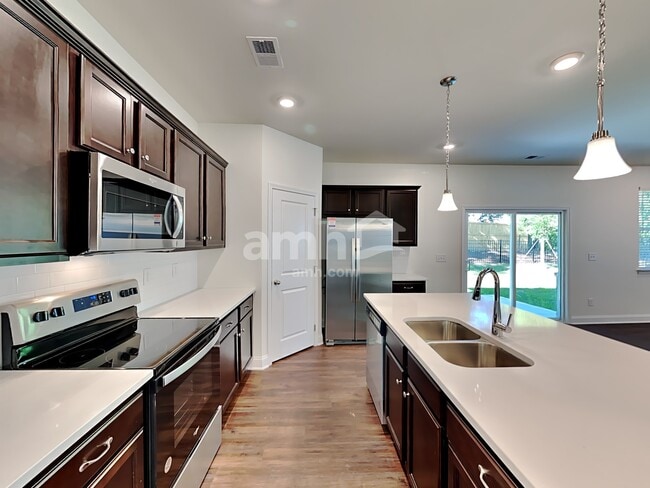 Photo - 2072 Windsor Park Ave