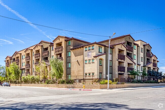 Photo - Rose Gardens