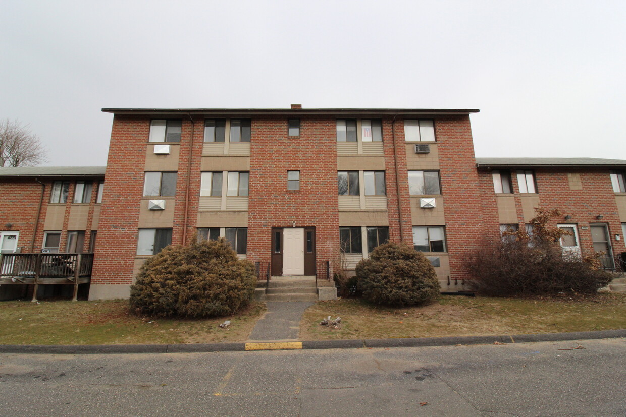 Photo - 157 School St (East Hartford, CT)