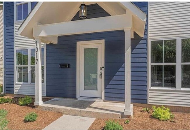 Beautiful 2 story home in Downtown Raleigh - 1017 Hightower St House