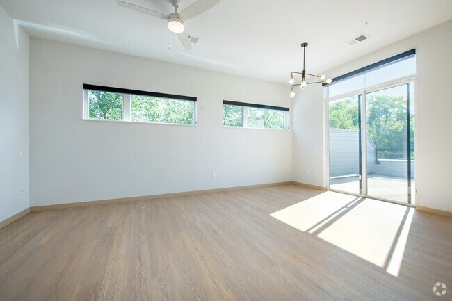 2BR, 2BA - 1203SF