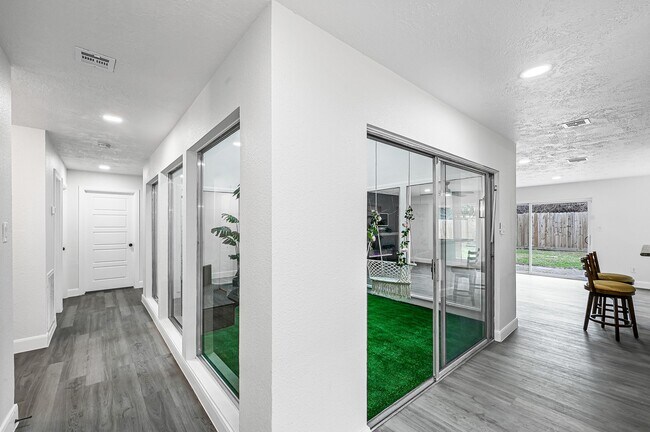 Photo - 7115 Foxway Ln