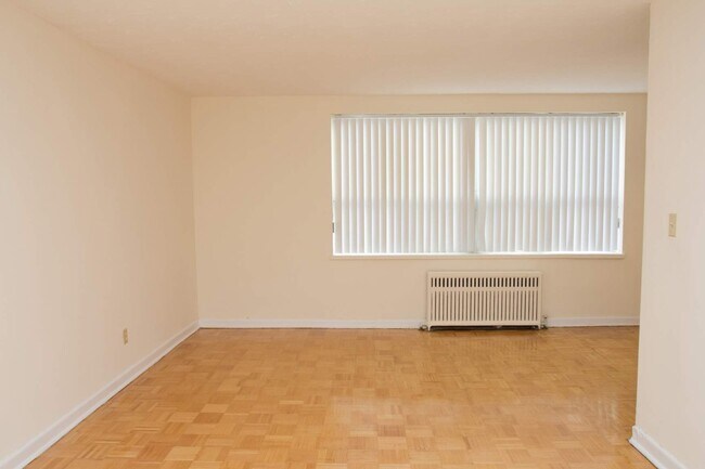 Photo - 672 Kennedy Rd