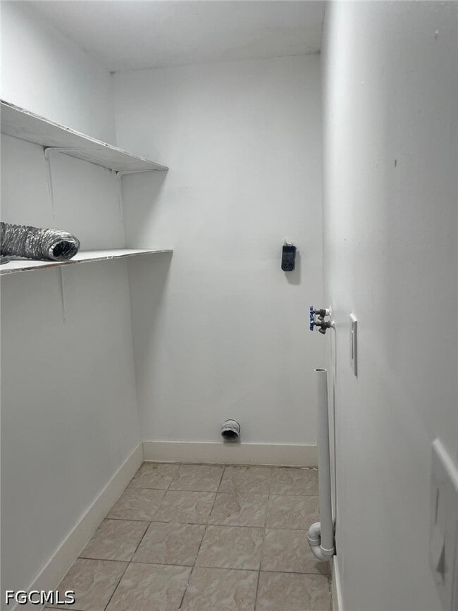 Building Photo - 5413-5427-5427 Third Ave