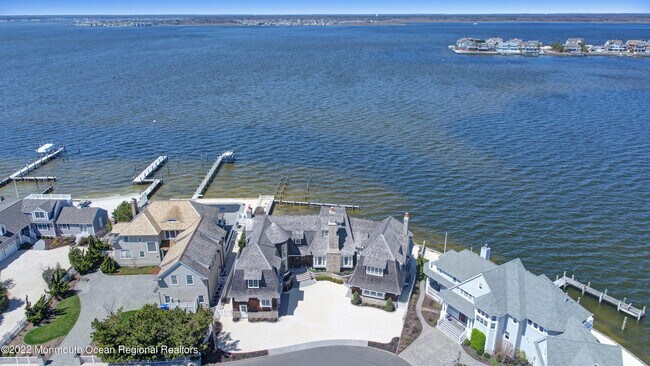 Photo - 459 Normandy Dr