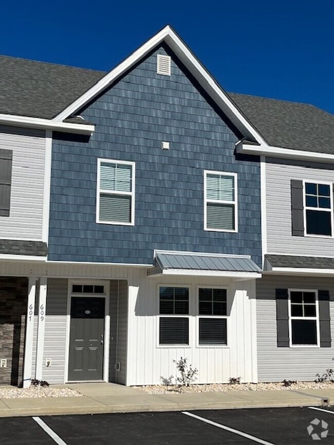 Building Photo - Sneads Ferry, Beachside Village Townhome! ...