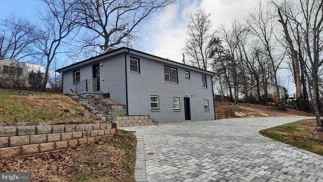 Building Photo - 373 Bowman Rd