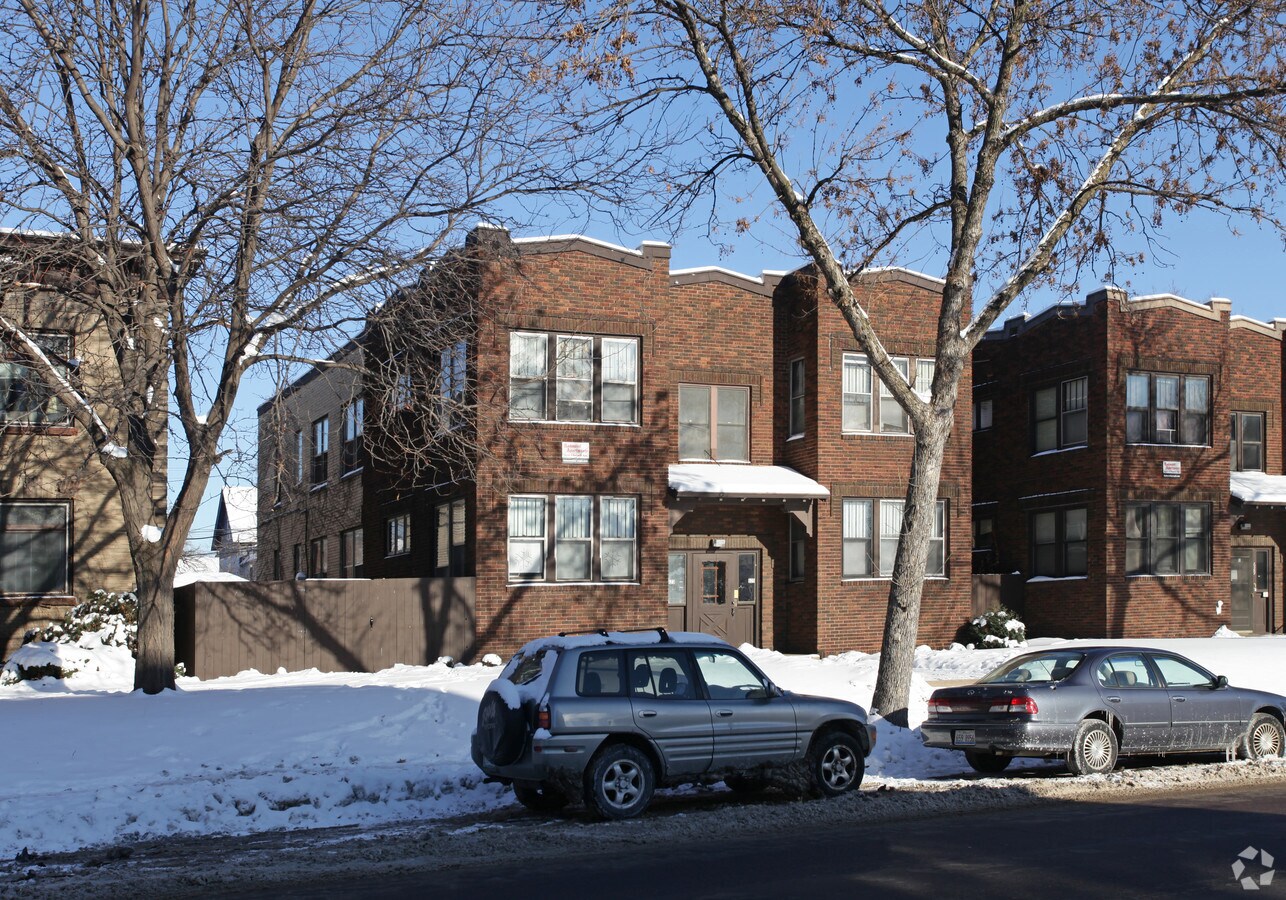 Photo - 623-625 University Ave SE