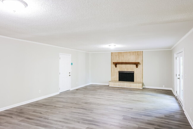 Photo - 1316 Airport Ln SW