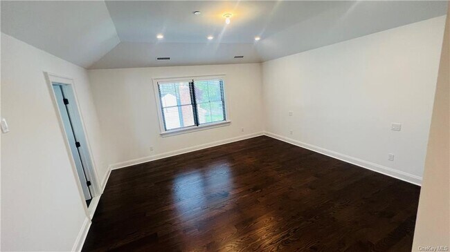 Photo - 130 Park Ave Unidad 130