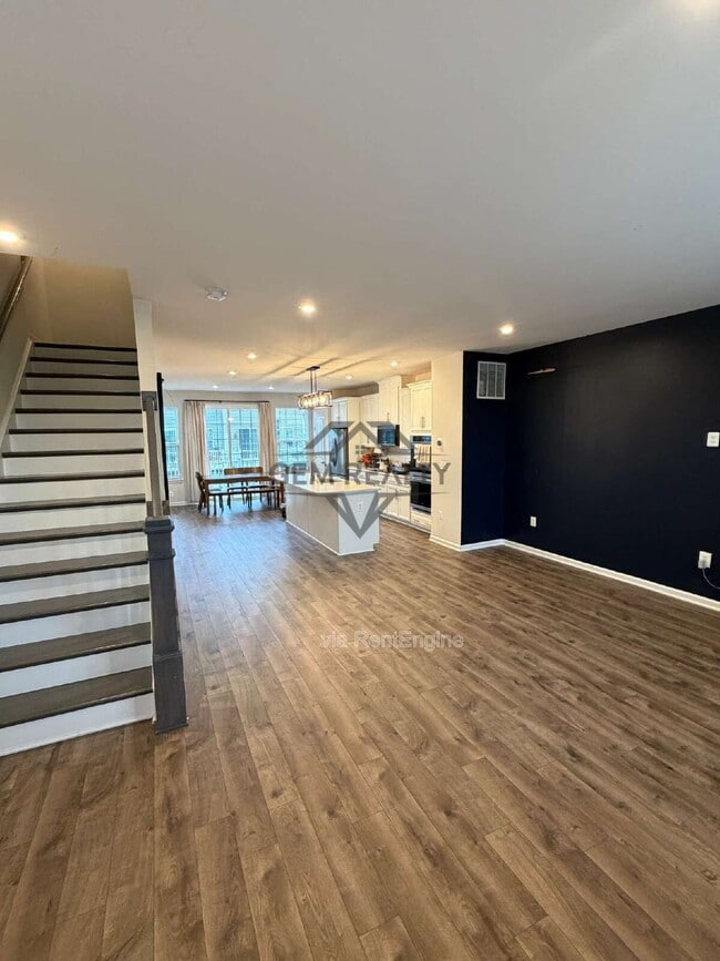 Photo - 1842 Briscoe Ln